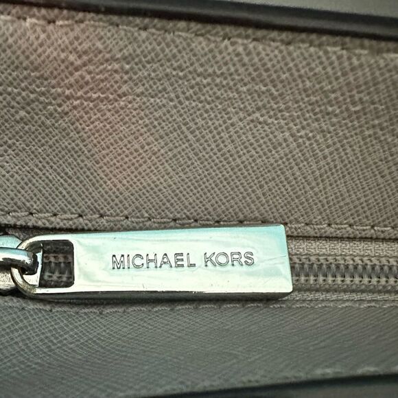 Michael Kors taupe, Jet Set leather tote. - Picture 7 of 9